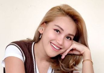 Wajahnya Bak ABG Tak Kalah dari sang Cucu, Nenek Ayu Ting Ting Lakoni Perawatan yang Jauh Lebih Mentereng daripada Tanam Benang yang Dilakukan Abdul Rozak