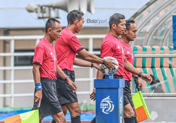 'Saya Tidak Percaya, Ini Kegilaan!' - Daftar Keanehan Laga Persik Vs PSM yang Perlu Dijelaskan PSSI