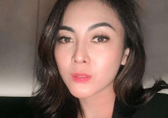 Akui Masih Sayang pada Jonathan Frizzy, Dhena Devanka Tak Segan Ceritakan Romantisme Rumah Tangganya dengan Sang Aktor: Oh, Sweet Banget lah