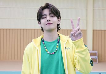 Tak Mengurangi Kadar Ketampanannya, Beginilah Paras Tampan V BTS Meski Tertutup Masker