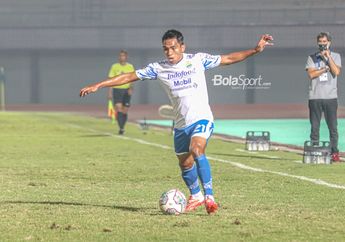 Liga 1 2021 - Frets Butuan Bawa Persib Ungguli Madura United di babak Pertama