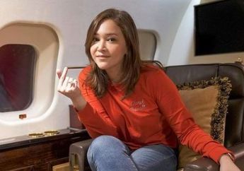 Bakal Rayakan Anniversary Pernikahan dengan Irwan Mussry, Maia Estianty Pamerkan Penampakan Jet Pribadi yang Dilengkapi Kasur Empuk dan Makanan Mewah Melimpah