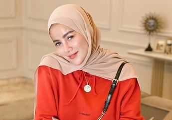 Rumah Tangganya Disebut Diujung Tanduk, Artis Cantik ini Justru Bikin Melongo usai Tampil Garang Tunggangi Motor Gede