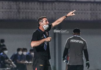 Persija Tiba-tiba Tidur Setelah Unggul Tiga Gol, Angelo Alessio Geram Sampai Tendang Botol