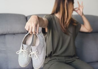 Ngapain Sering Beli Baru, Ternyata Bau Sepatu Bisa Hilang Hanya dengan Satu Bahan Dapur Ini, Hasilnya Langsung Terlihat