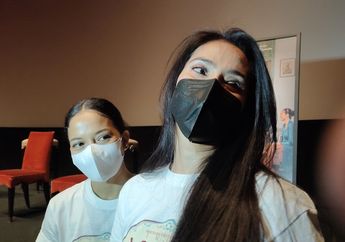 Maudy Koesnaedi Banjir Air Mata di Gala Premiere Losmen Bu Broto, Ada Apa?