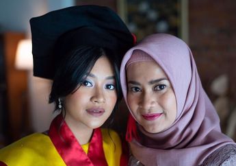 Punya Anak Cantik dan Pintar hingga Raih IPK Tertinggi, Ternyata Dapur Rumah Artis Ikke Nurjanah Juga Keren dengan Fasilitas Lengkap, Intip Yuk!