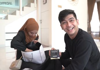 Unboxing Seserahan Barang Mewah dari Teuku Ryan, Ria Ricis Bongkar Fakta Mengejutkan hingga Sampaikan Kalimat Tak Diduga