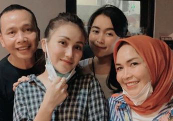 Abdul Rozak dan Umi Kalsum Segera Mantu, Ayu Ting Ting Bocorkan Rencana Prewedding hingga Rayakan Tahun Baru 2022 di Bali, sang Pedangdut: Doain Biar Lancar Ya...