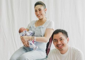 Tahun Ini Bakalan Pindah ke Istana Barunya, Intip Penampakan Isi Rumah Artis Ayu Dewi yang Serba Putih, Mewah dan Elegan!