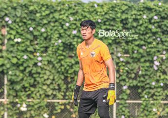 Cuma Jadi Pilihan Ketiga Shin Tae-yong, Kiper Persis Solo Unjuk Gigi Tepis Penalti Striker Naturalisasi Timnas Malaysia