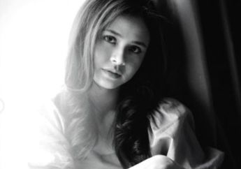 Rela Berat Badan Naik hingga Membiarkan Wajahnya Dipenuhi Jerawat, Maizura Perankan Gadis 16 Tahun yang Punya Sifat Minder