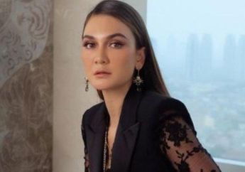 Gegara Kostum Halloween, Sosok Pria&nbsp;yang Diisukan Jadi Kekasih Luna Maya Tertangkap Kamera, Intip Pesona Pria Berdarah Korea-Jepang yang Tak Kalah Tampan dari Ariel NOAH