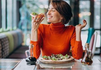 Baru Terbongkar! Selama Ini Dikira Baik untuk Kesehatan, Ahli Ungkap Bahaya Makan Pakai Tangan Justru Bisa Menambah Berat Badan