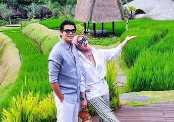 Makin Adem Bak Ubin Masjid Usai Putuskan Berhijab, Syahrini Tampil Elegan Pakai Kemeja Polos Berharga Fantastis, Netizen: Enak Dipandang!