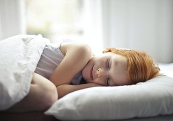 Mulai Nanti Malam Coba Tidur Posisi Miring Menghadap ke Kiri, Jangan Kaget Jika Menuai 5 Manfaat Ini