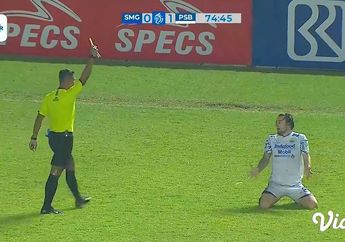 Diganjar Kartu Kuning karena Alasan Tak Penting, Robert Alberts Kasihan pada Marc Klok