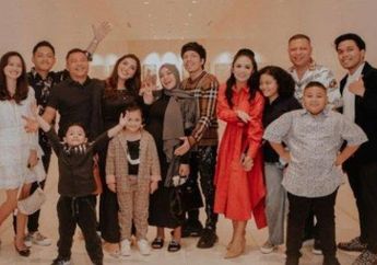 Akhirnya Keluarga Anang Hermansyah dan Raul Lemos Bertemu, Momen Keakraban Dua Keluarga Besar Malah Bikin Atta Halilintar Banjir Pujian dari Netizen: Gak Salah Pilih Laki!