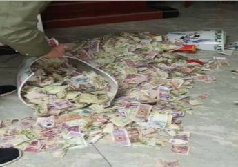 Menang Banyak! Seorang Ibu Temukan 'Uang Kaget' Ketika Putrinya Tak Sengaja Memecahkan Guci di Rumah