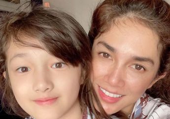 Berjam-jam Tahan Sakit 9 Tahun Lalu, Ussy Sulistiawaty Ceritakan Perjuangan Lahirkan Shakeela Eleanor Ameera di Hari Sumpah Pemuda : Tiba-Tiba Air Ketuban Mama Pecah...