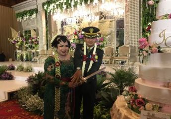 Dinikahi Seorang Kolonel TNI AD, Joy Tobing Gelar Resepsi Pernikahan Meriah dengan Upacara Pedang Pora