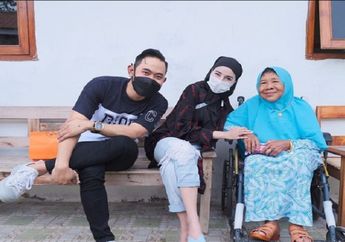 Hatinya Pilu Terima Kenyataan Pahit Ditinggal Anak-anaknya di Panti Jompo, Ibu Trimah Kini Semringah, Mendadak Ditemui oleh Sosok Tajir Melintir Ini hingga Ngaku Siap Jadi Anaknya