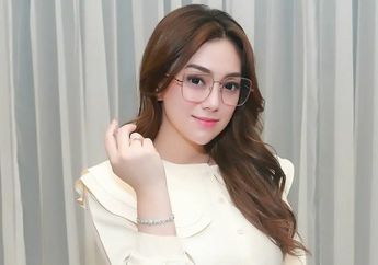 Pamer Kecantikan Alami yang Bikin Netizen Geger, Intip Potret Celine Evangelista dengan Makeup Natural Mempesona!