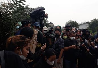 Diwarnai Rintik Hujan, Begini Suasana Pemakaman Vanesaa Angel dan Bibi Ardiansyah