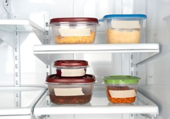 Aneh Bin Ajaib, Coba Gosokkan Soda Kue Pada Wadah Plastik Lalu Diamkan 10 Menit, Anda Akan Takjub Lihat Perubahannya!