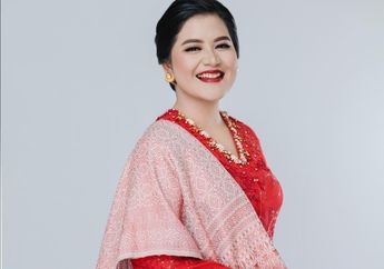 Lihat Fashion Hijab Mewah Sekelas Kahiyang Ayu Anak Presiden Jokowi Padukan Tas Branded Harga Puluhan Juta Rupiah