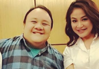 Rony Dozer Ditemukan Sudah Tak Bernyawa di Teras Rumah, Virnie Ismail Ungkap Sahabatnya Sempat Menolak Diajak Berobat