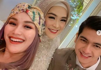 Sang Sahabat Jadi Dalangnya, Nasib Pahit Ayu Ting Ting Berakhir Jadi Bulan-bulanan di Pernikahan Ria Ricis dan Teuku Ryan!