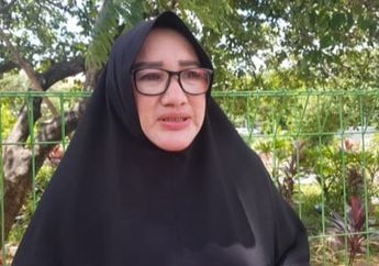 Menangis! Penggemar Kenang Kebaikan Vanessa Angel dan Suami di Depan Makam