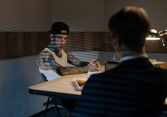 Trik Agen CIA Interogasi Para Kriminal Terbongkar, Cuma Pakai Cara Sederhana Tapi Menyakitkan!