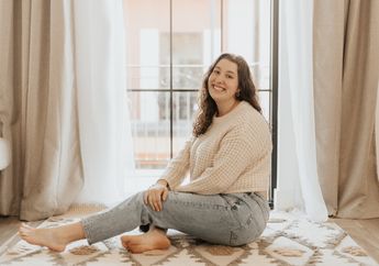 Gak Minder Lagi, Ini 4 Model Jeans yang Cocok Dikenakan Pemilik Paha Besar Supaya Tetap Terlihat Proporsional!