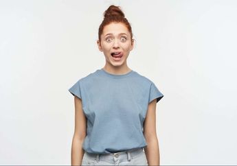 Punya Kebiasaan Menjilat Bibir? Ini Dia Bahaya Menjilat Bibir yang Harus Kamu Ketahui, Yuk Simak!