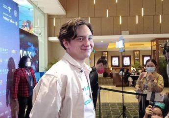 Adipati Dolken Akui Sempat Kesulitan Perankan Karakter Jadi Orang Nasrani di Film 'Akhirat: A Love Story'