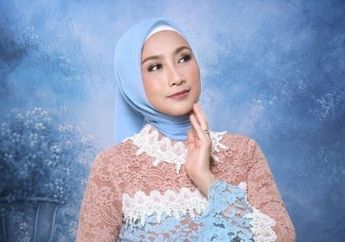 Pantas Dulu Konglomerat Irwan Mussry Kepincut Pesonanya, Intip Penampilan Anggun Desy Ratnasari Saat Kunjungi Sirkuit Mandalika, Gayanya Menawan dan Berkelas!