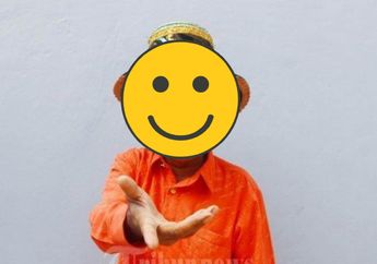 Usia Bukan Halangan untuk Mundur, Artis yang Kerap Bergaya Nyentrik Ini Berani Nikahi Pramugari Cantik Meski Sudah Berkeluarga, Begini Kisahnya