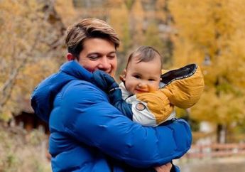 Buah Hati yang Dinantikan 10 Tahun Lamanya Kini Sudah Bertumbuh Semakin Besar, Irwansyah Tak Kuasa Tulis Pesan Penuh Haru Ini untuk Ukkasya!