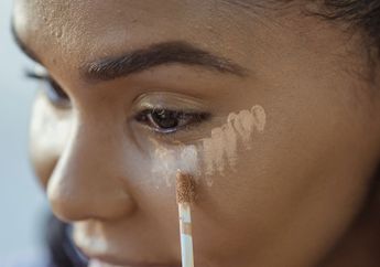 3 Rekomendasi Color Corrector Orange yang Ampuh Menutupi Noda Hitam dan Mata Panda