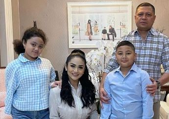 Buktikan Akur dengan Anak Tirinya, Begini Kedekatan Krisdayanti dan Putra Putri Raul Lemos dari Timor Leste, Ternyata Akrab Abis