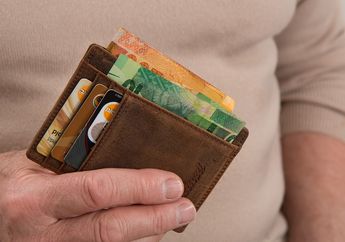 Pusing Tujuh Keliling Gegara Gaji Cuma Numpang Lewat? Coba Terapkan 5 Tips Ini Mulai Sekarang, Dompet Auto Tebal