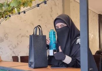 Sandang Status Janda dan Nafkahi Empat Anak Seorang Diri, Tengok Penampakan Rumah Umi Pipik Usai Ditinggal Uje 8 Tahun yang Lalu, Nuansanya Hangat dengan Aksen Serba Putih!