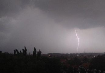 Arti Mimpi Disambar Petir Tak Semengerikan Realitanya, Justru Pertanda Bertemu Jodoh hingga Kesempatan Emas Ini, Yuk Cari Tahu Maknanya!