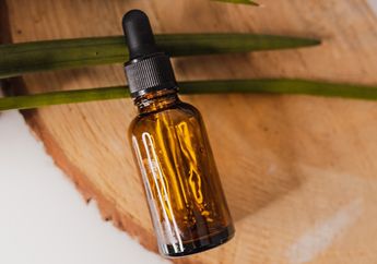 Alasan Mengapa Tea Tree Oil Menjadi Kandungan Skincare yang Patut Diacungi Jempol, Penasaran?