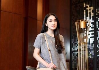 Hidup Bak Sosialita Papan Atas Usai Dipersunting Pengusaha Batu Bara, Intip Mewahnya Sudut Rumah Artis Sandra Dewi Jelang Natal 2021, Penuh Aksen Silver dan Putih yang Mewah!