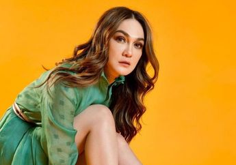 Sukses Buat Netizen Kaget Gak Karuan, Luna Maya  Kenakan Kaos Oblong Polos Seharga Jutaan Rupiah!