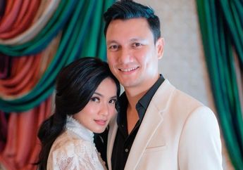 Elegan namun Tetap Hangat, Penampakkan Sudut Tangga di Rumah Artis Titi Kamal dan Christian Sugiono Jadi Sorotan