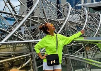 Dulu Beken Bintangi 'Si Manis Jembatan Ancol', Artis Cantik Ini Mendadak Nongol Gandeng Pria Berbadan Kekar nan Rupawan Usai Lama Lenyap Bak Ditelan Bumi
